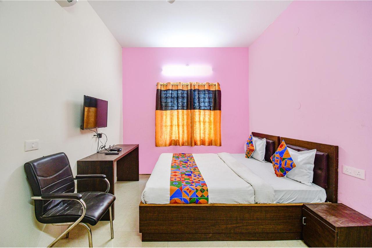 Hotel Fabexpress Sr Bārang Esterno foto