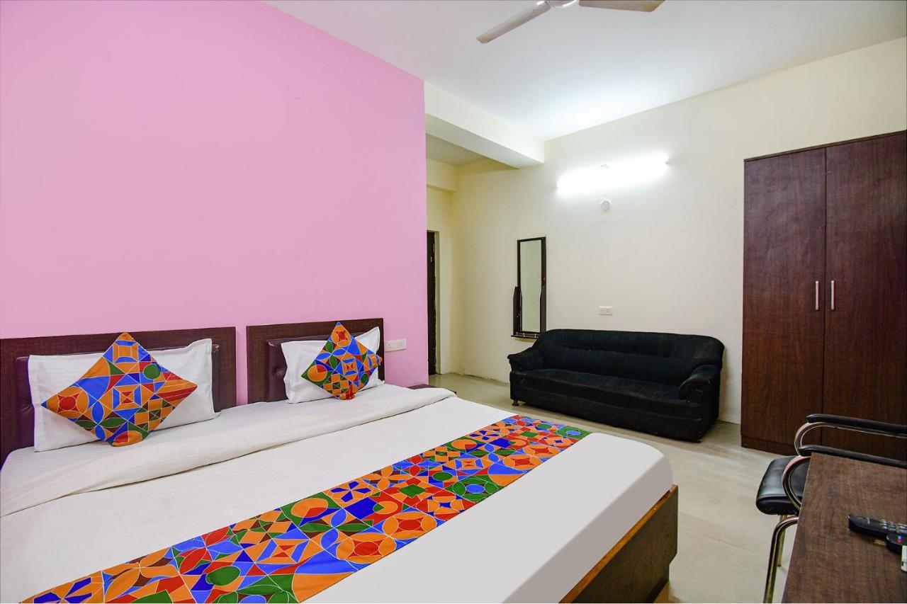 Hotel Fabexpress Sr Bārang Esterno foto